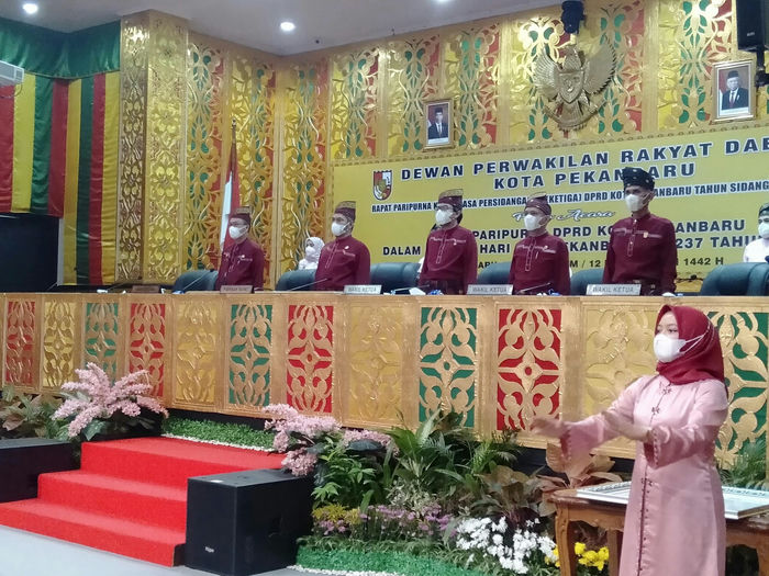 Rapat paripurna HUT Pekanbaru yang dipimpin ketua DPRD Kota Pekanbaru Hamdani didampingi para wakil ketua DPRD Kota Pekanbaru-min
