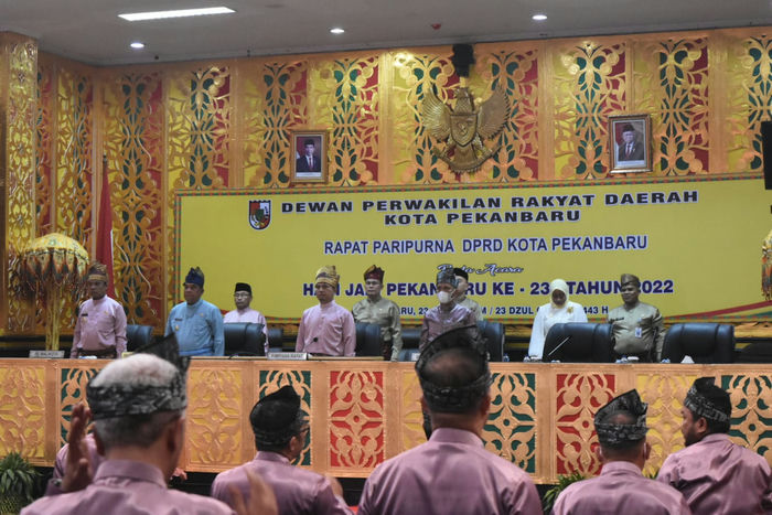 Rapat paripurna dipimpin ketua DPRD Kota Pekanbaru Muhammad Sabarudi