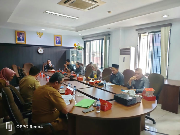 Hearing Komisi I bersama Ketua-ketua Fraksi di DPRD Kota Pekanbaru bersama Kesbangpol Pekanbaru