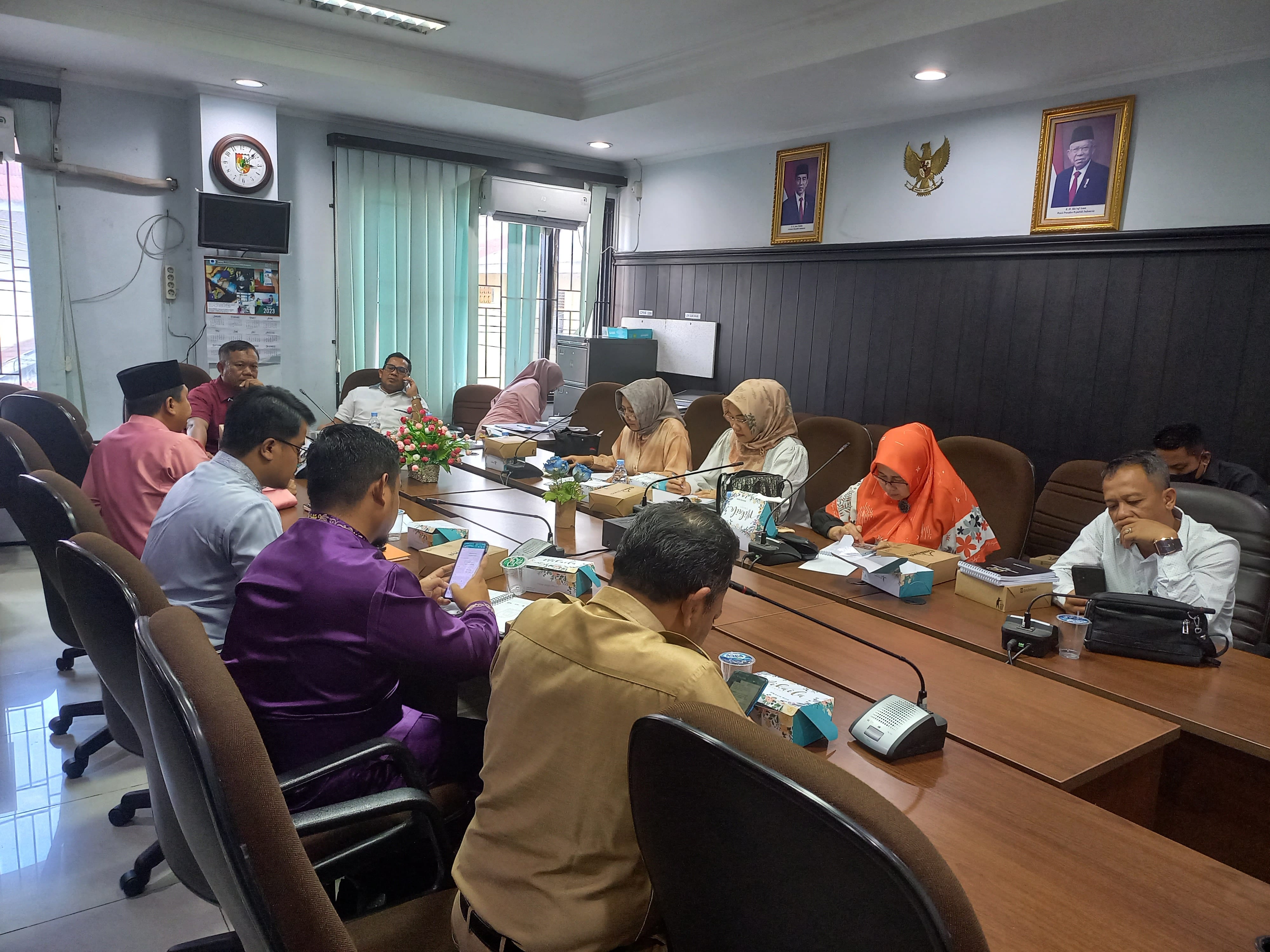 Suasana hearing Komisi II bersama Disperindag kota Pekanbaru
