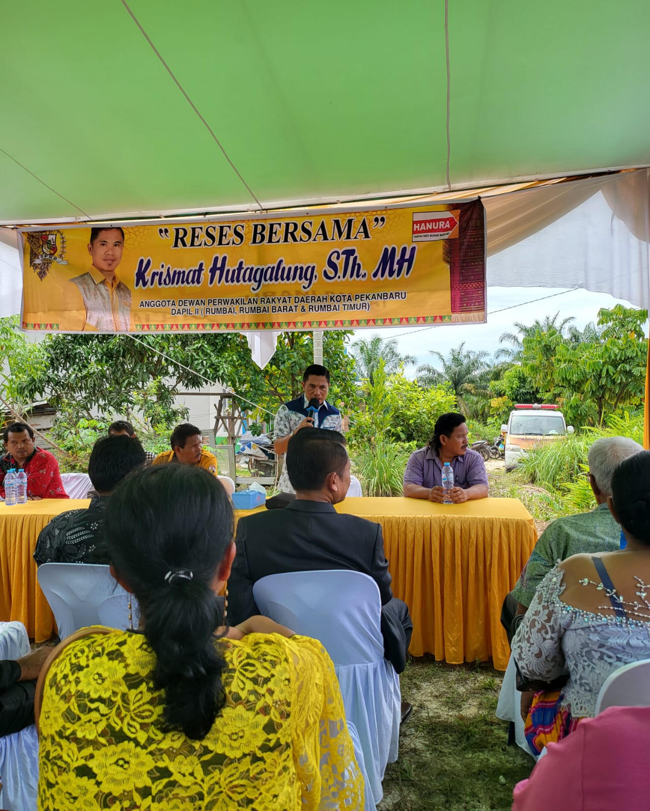 Anggota DPRD Kota Pekanbaru Krismat Hutagalung saat melaksanakan reses