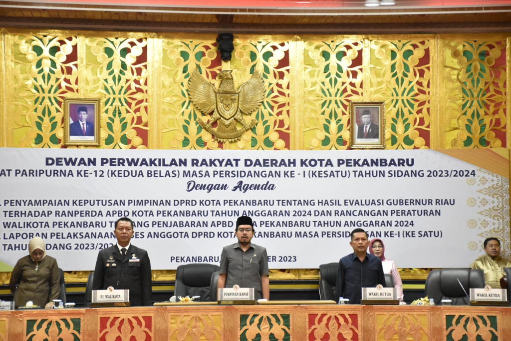 Rapat dipimpin Wakil ketua DPRD Kota Pekanbaru Ginda burnama dan didampingi Tengku Azwendi Fajri