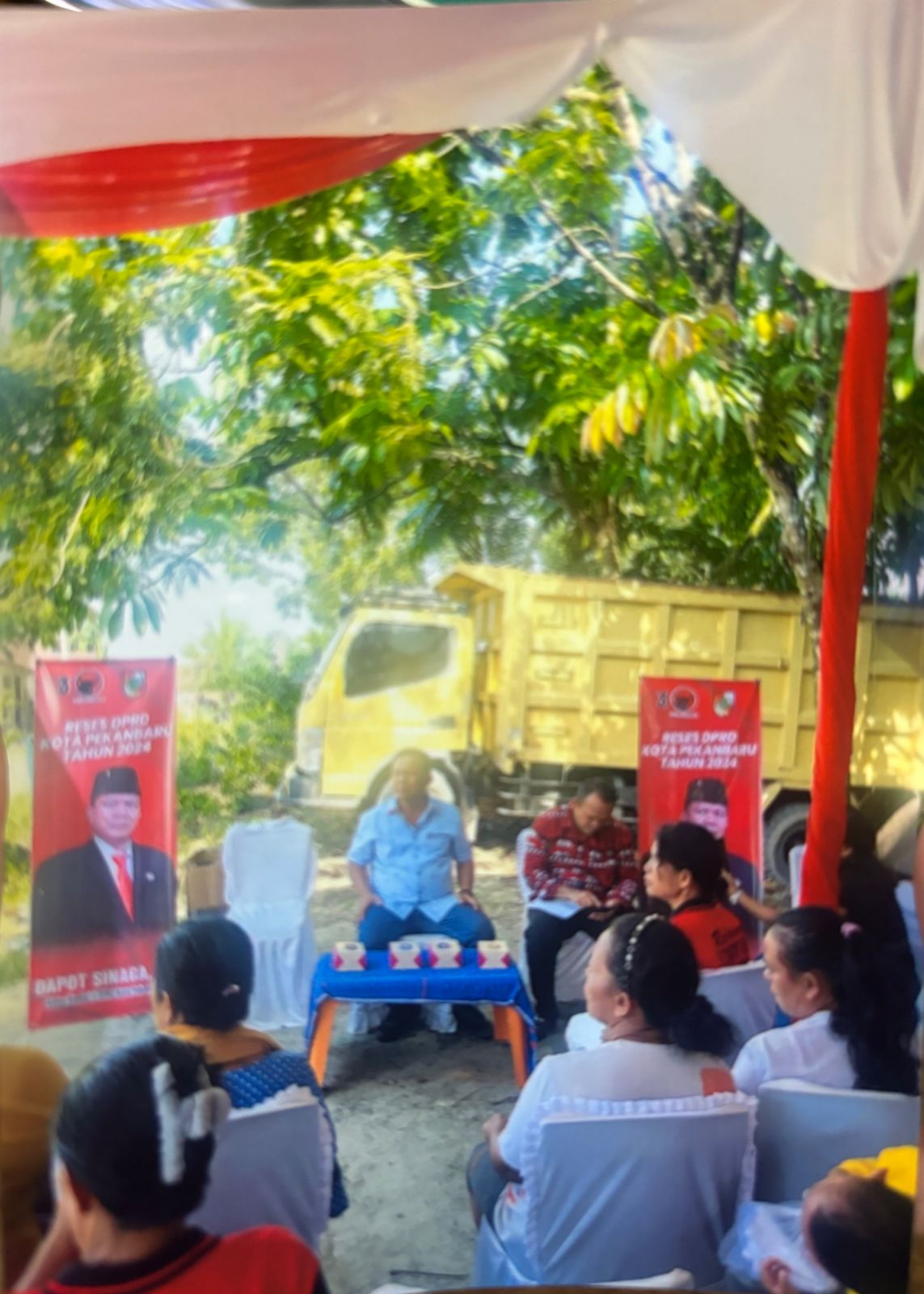 Anggota DPRD Kota Pekanbaru Dapot Sinaga saat melaksanakan reses