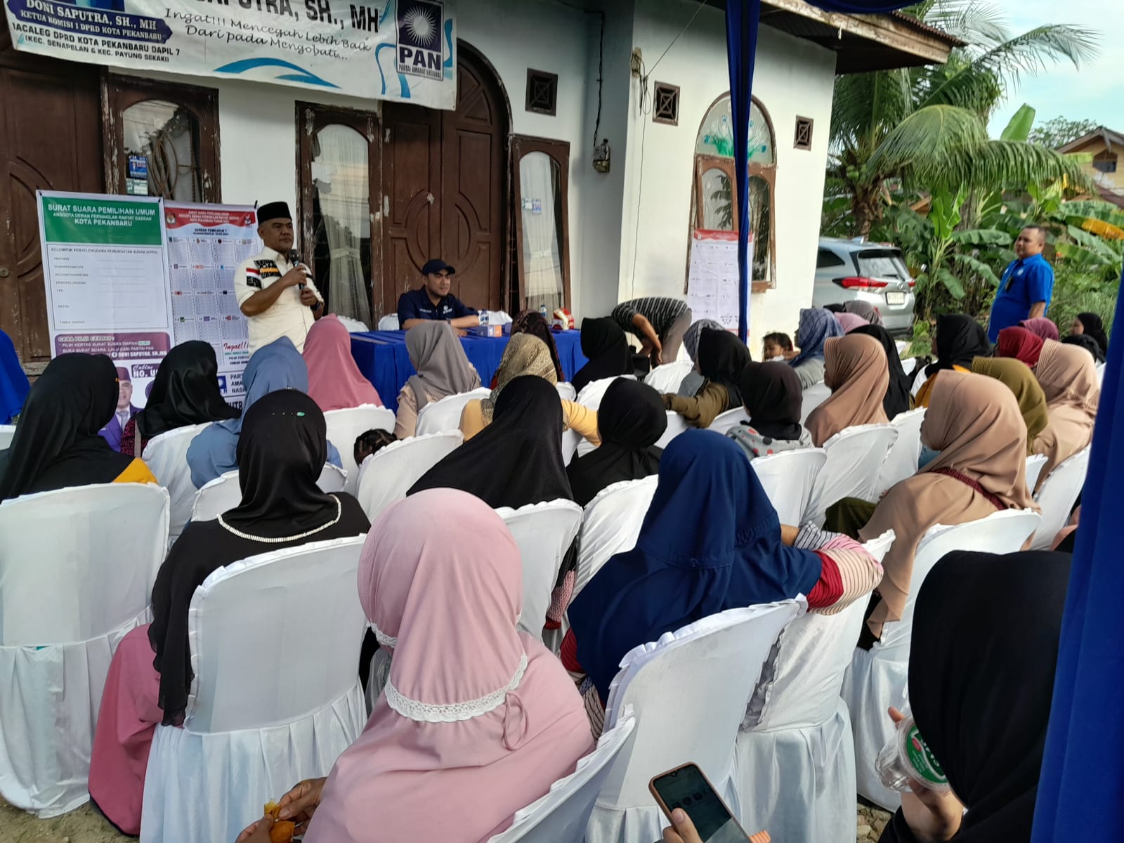 Suasana reses Anggota DPRD Kota Pekanbaru Doni Saputra MH